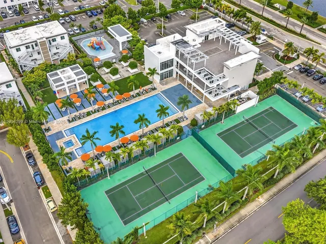 $450,000 | 6410 Northwest 102nd Path, Unit 302, Doral, FL 33178