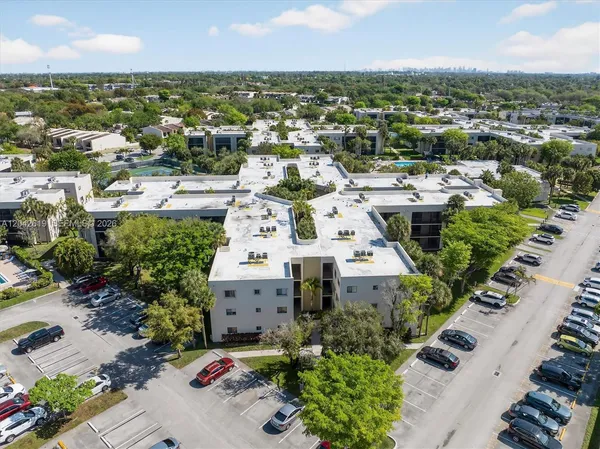 $2,500 | 8065 Southwest 107th Avenue, Unit 106, Miami, FL 33173