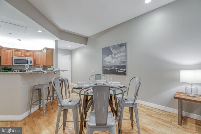 $305,000 | 1600 Arch Street, Unit 516, Philadelphia, PA 19103