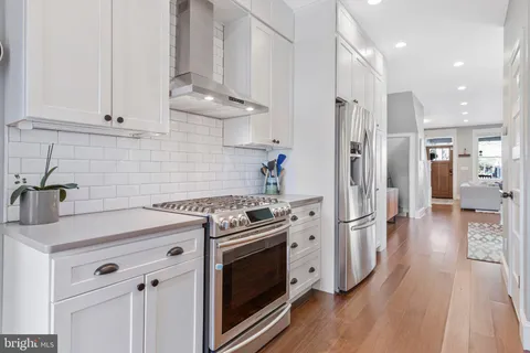 $1,250,000 | 503 I Street Northeast, Washington, DC 20002