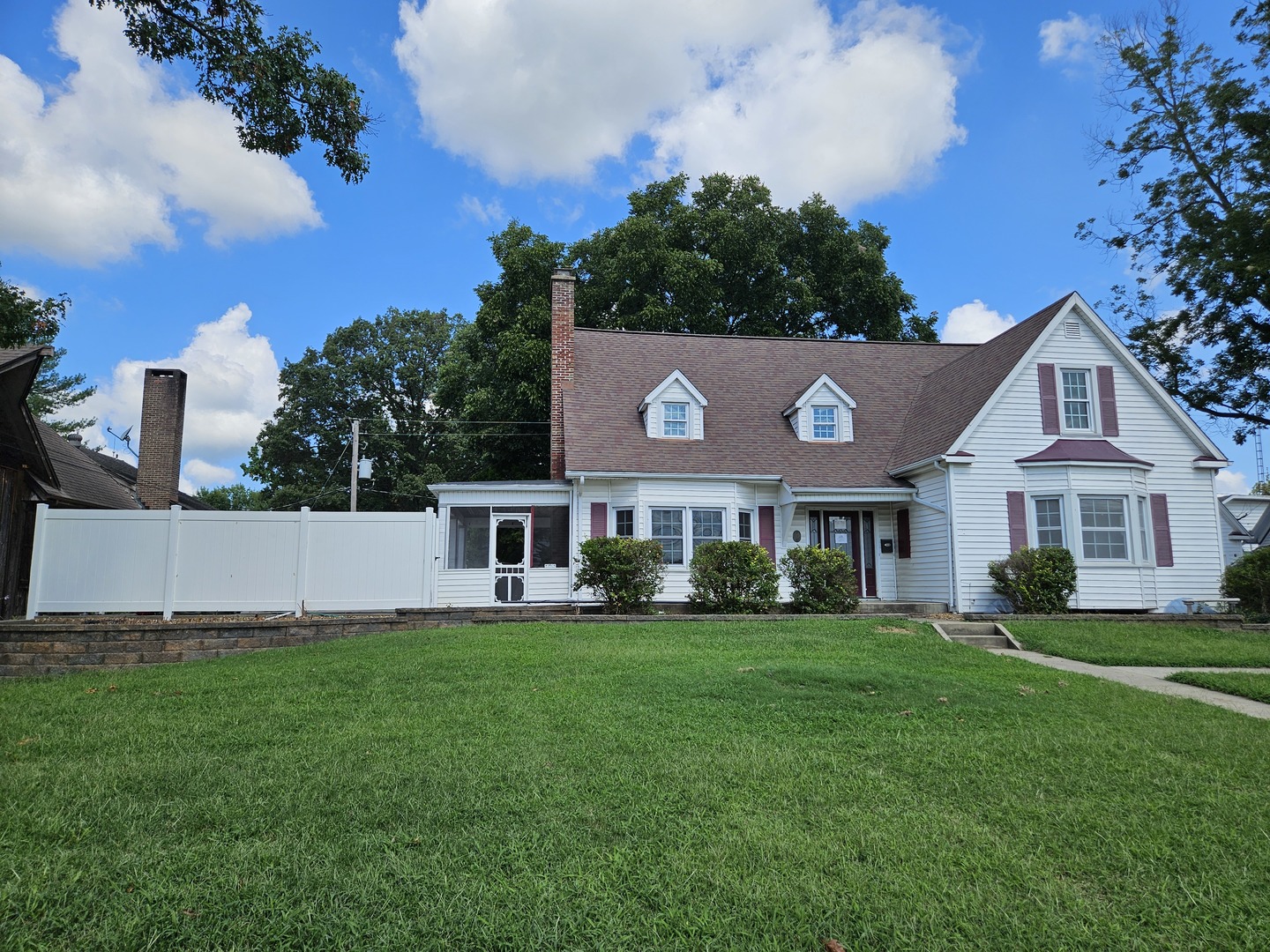 302 West Main Street Carmi, IL 62821 - Photo 3 of 56 Gallery Image 3