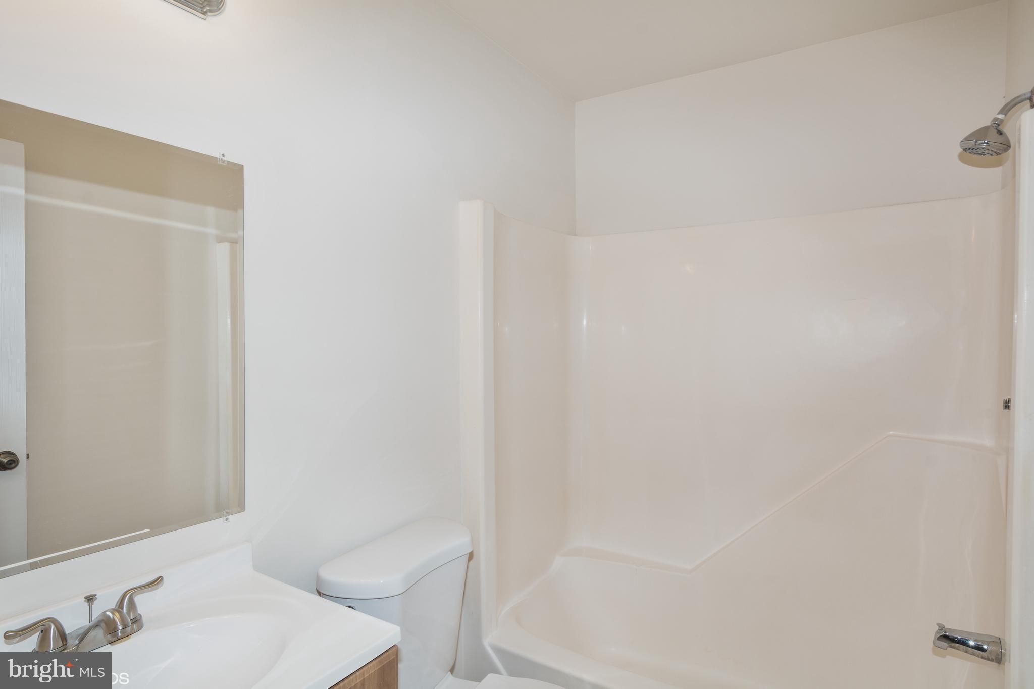 1776 Westwind Way, Unit 96 McLean, VA 22102 - Photo 14 of 18 Bath