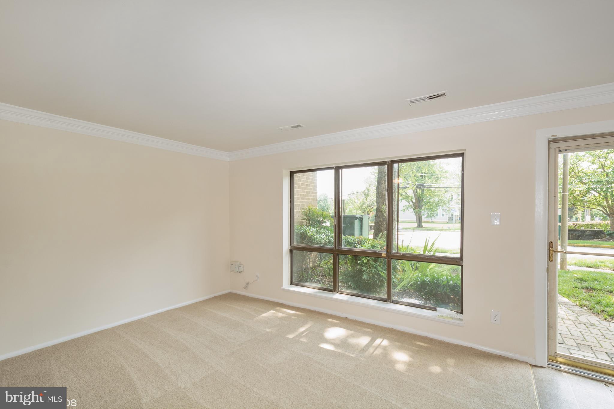 1776 Westwind Way, Unit 96 McLean, VA 22102 - Photo 5 of 18 Family Room