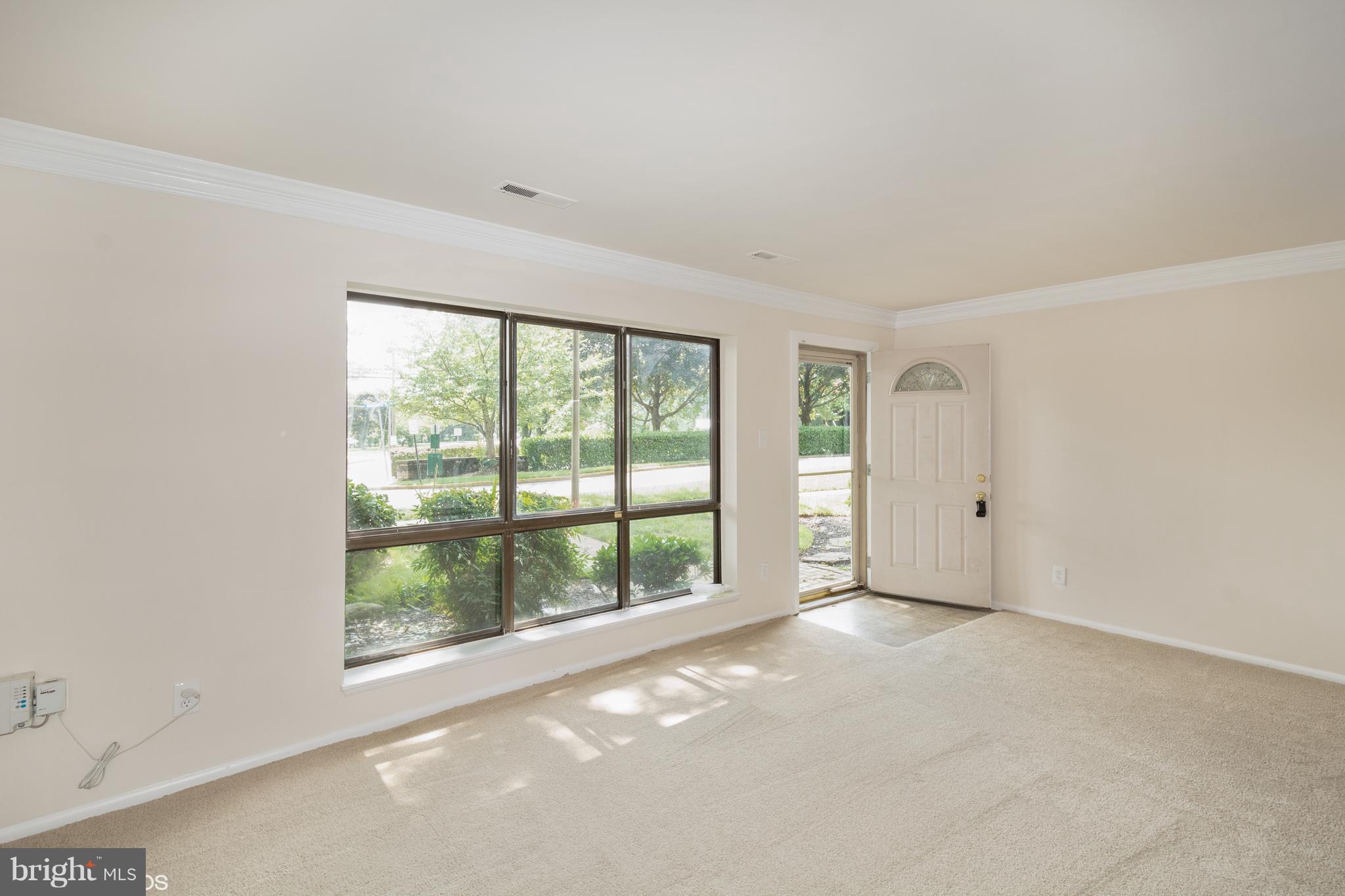 1776 Westwind Way, Unit 96 McLean, VA 22102 - Photo 7 of 18 Family Room