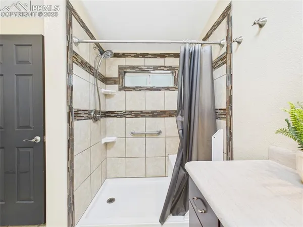 $399,900 | 1131 24 1/2 Lane, Pueblo, CO 81006