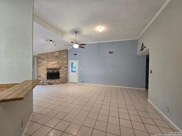 $1,525 | 8015 Forest Ash, Live Oak, TX 78233