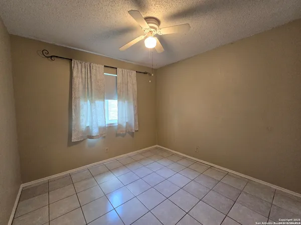 $1,525 | 8015 Forest Ash, Live Oak, TX 78233