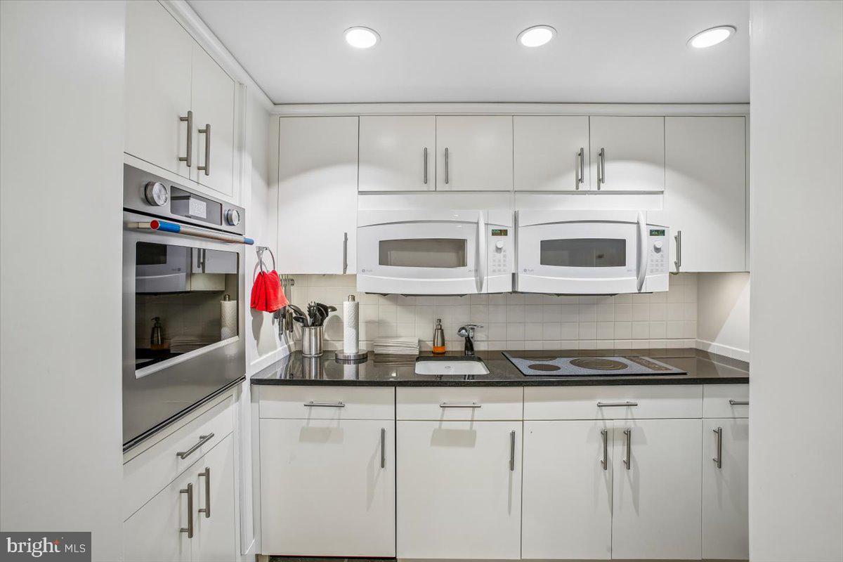700 Belgrove Road McLean, VA 22101 - Photo 60 of 74 2 microwaves, oen and stove top