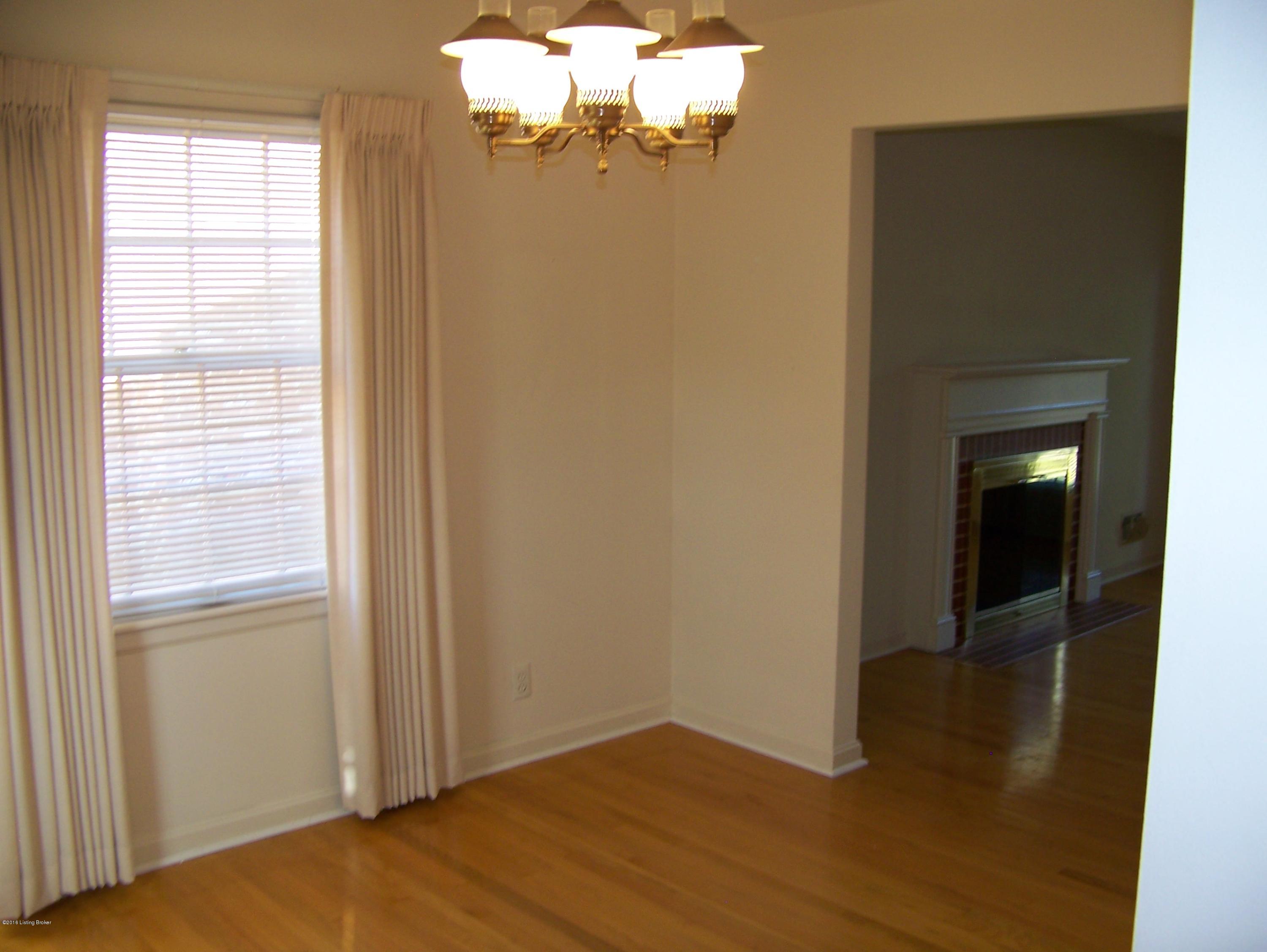 2913 Nepperhan Road Louisville, KY 40218 - Photo 21 of 32 dining room view