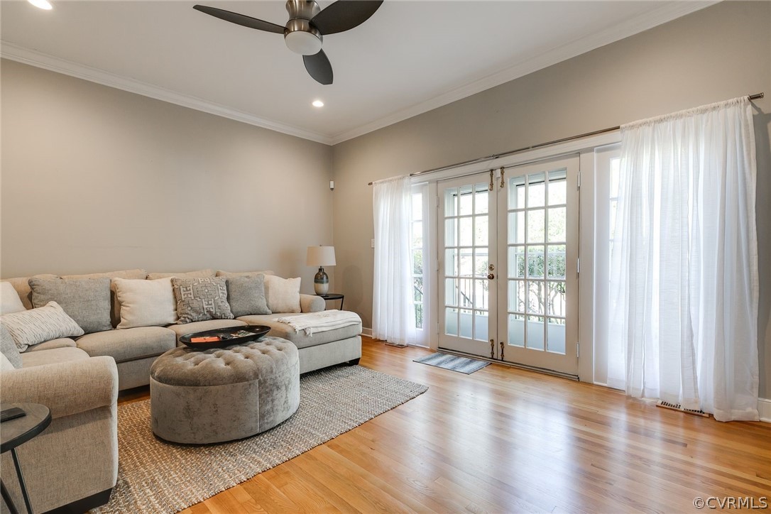 300 North Ridge Road, Unit 3 Richmond, VA 23229 - Photo 10 of 20 a living room with furniture and a large window