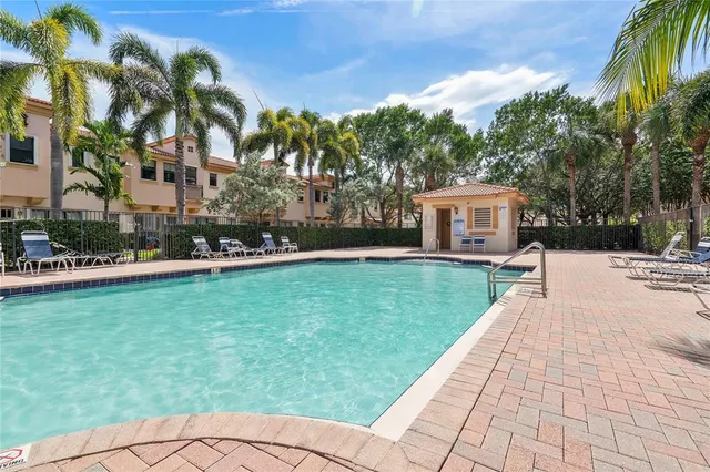 $485,000 | 6140 Grand Cypress Circle East, Pompano Beach, FL 33073