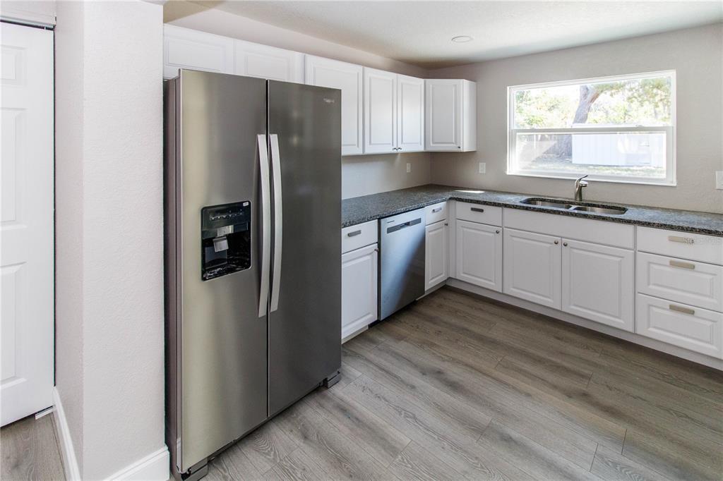 7122 Astor Drive New Port Richey, FL 34652 - Photo 15 of 36