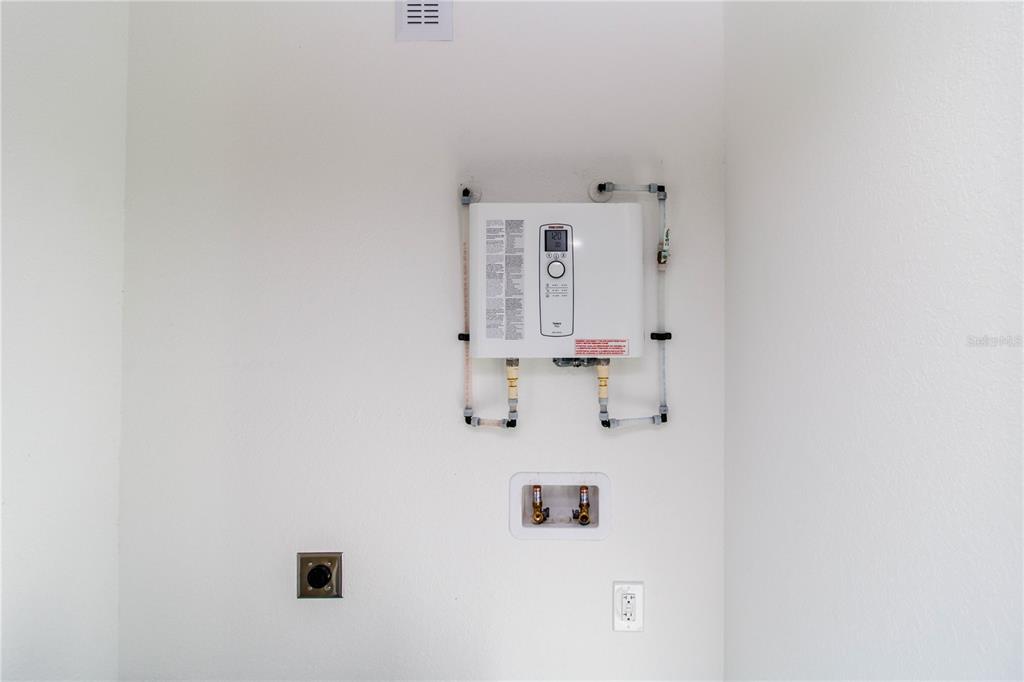 7122 Astor Drive New Port Richey, FL 34652 - Photo 21 of 36