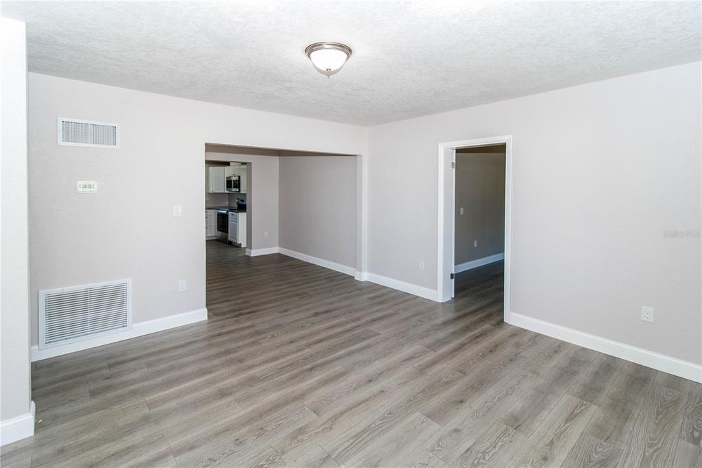 7122 Astor Drive New Port Richey, FL 34652 - Photo 4 of 36