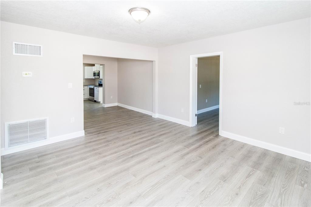 7122 Astor Drive New Port Richey, FL 34652 - Photo 5 of 36