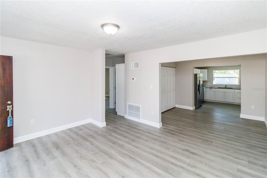 7122 Astor Drive New Port Richey, FL 34652 - Photo 6 of 36