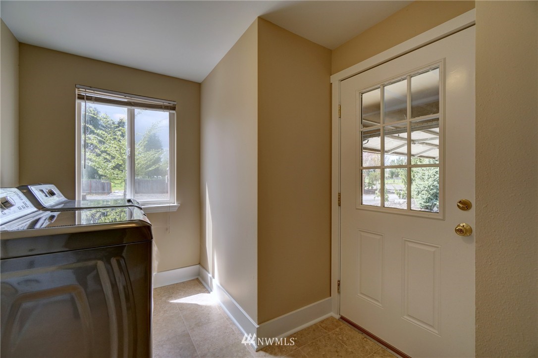 4333 Fir Tree Road Southeast Olympia, WA 98501 - Photo 9 of 23 Gallery Image 9