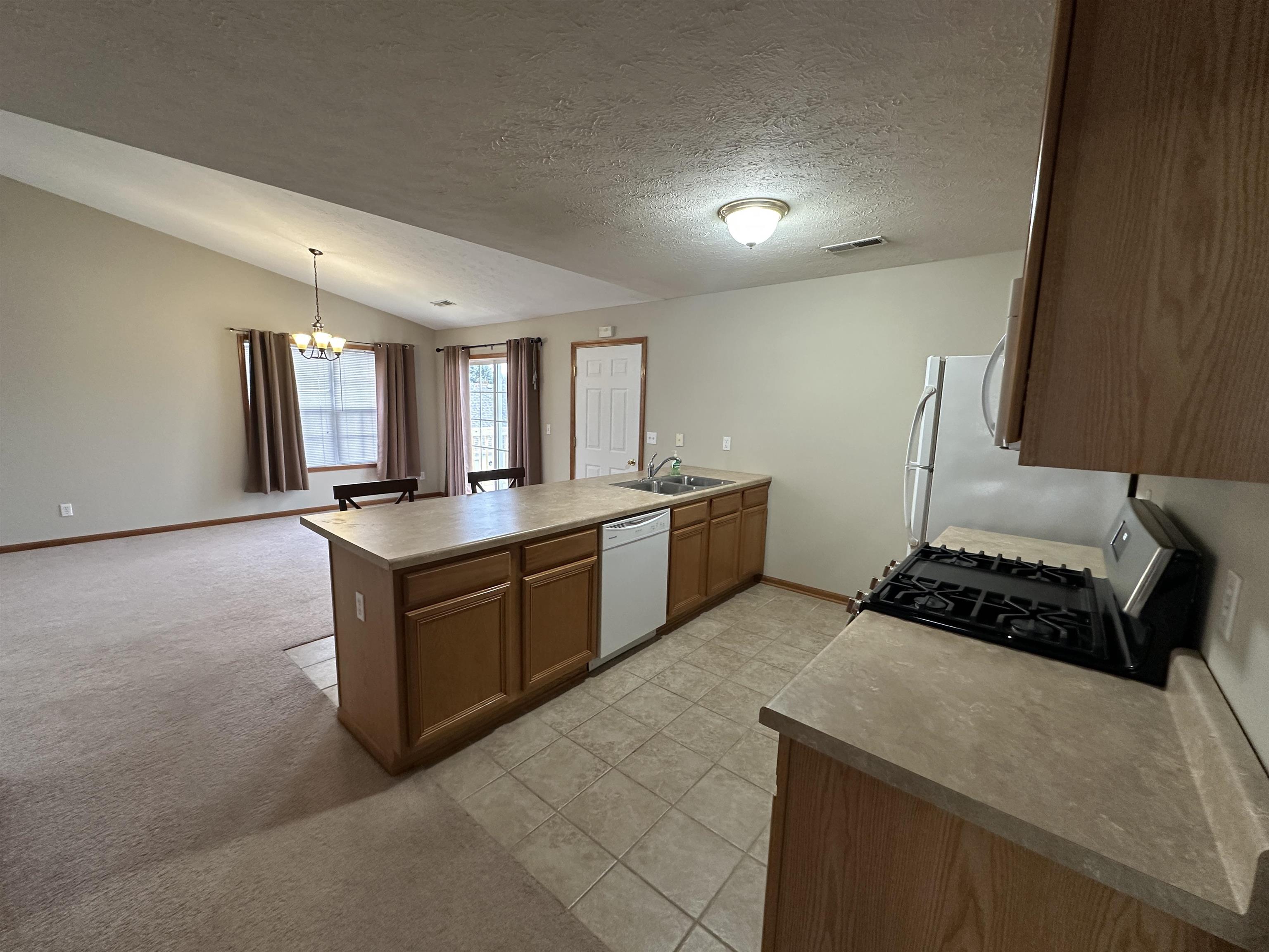 410 Pine White Road Roscoe, IL 61073 - Photo 7 of 35