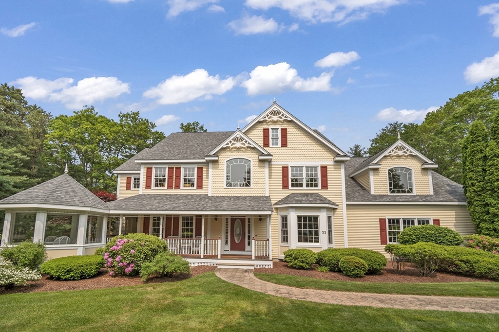 32 Bulkley Road Sudbury, MA 01776 - Photo 34 of 39 a front view of a house with garden