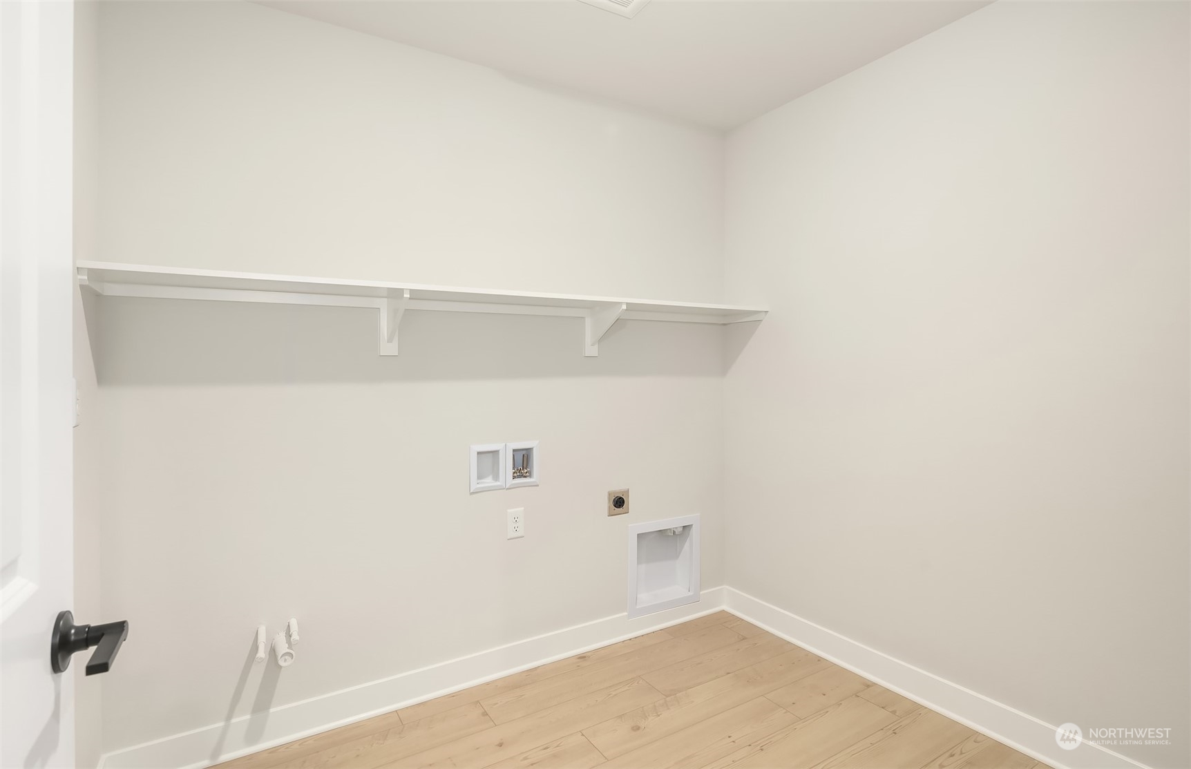 9013 Northeast 203rd Place, Unit B Bothell, WA 98021 - Photo 12 of 16 a view of small space