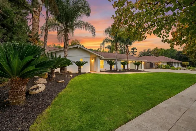 $699,900 | 2589 West Barstow Avenue, Fresno, CA 93711
