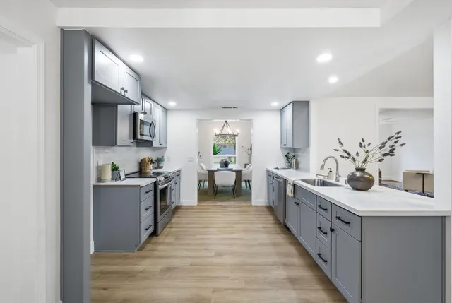 $699,900 | 2589 West Barstow Avenue, Fresno, CA 93711