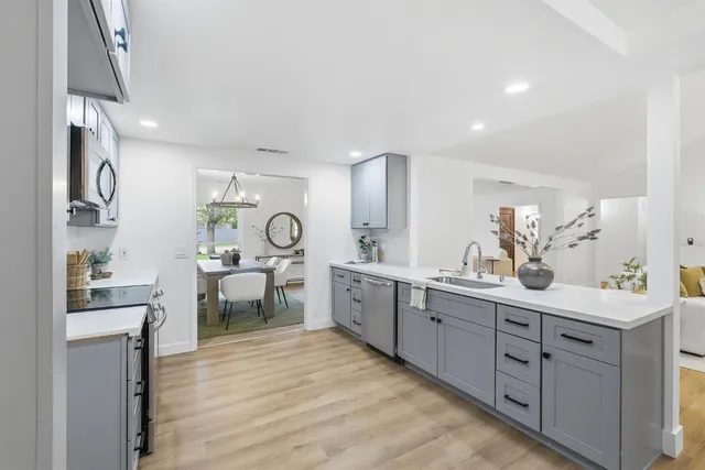 $699,900 | 2589 West Barstow Avenue, Fresno, CA 93711