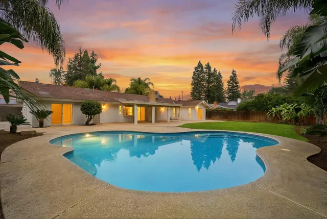 $699,900 | 2589 West Barstow Avenue, Fresno, CA 93711