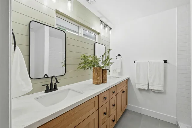 $699,900 | 2589 West Barstow Avenue, Fresno, CA 93711