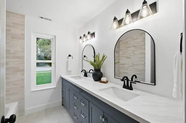 $699,900 | 2589 West Barstow Avenue, Fresno, CA 93711