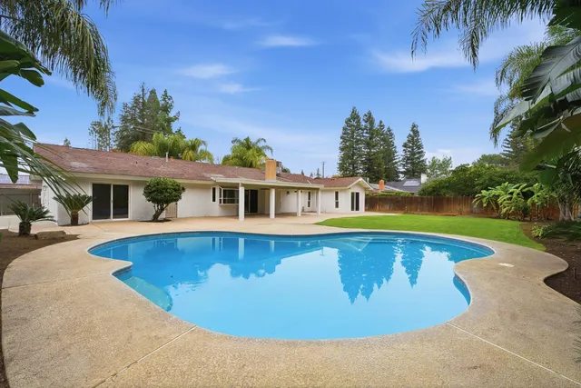 $699,900 | 2589 West Barstow Avenue, Fresno, CA 93711