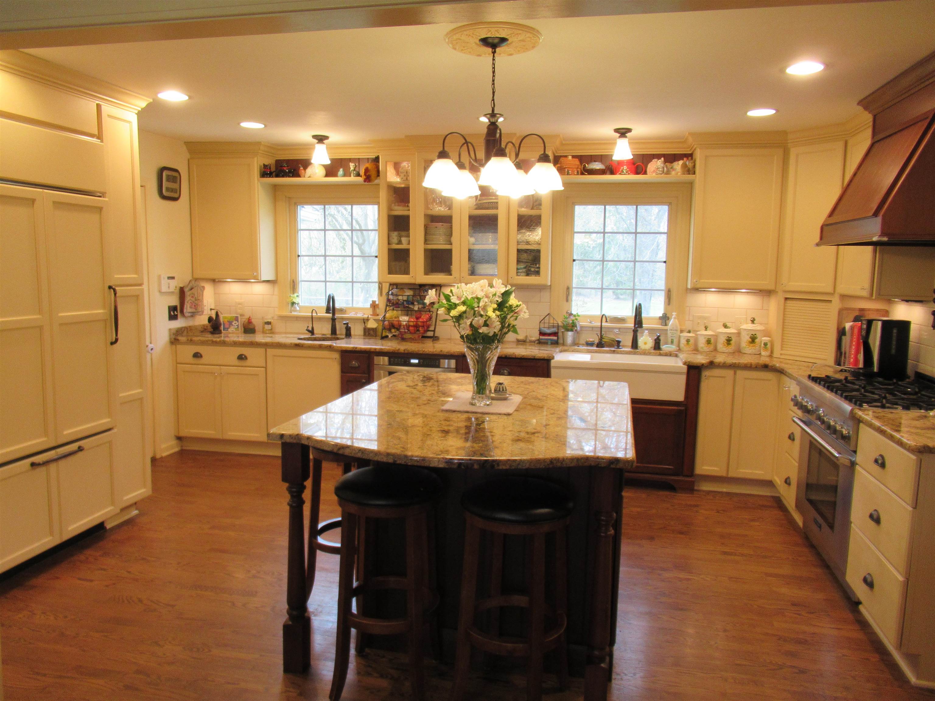 8292 Beecher Road Flushing, MI 48433 - Photo 4 of 54 50106803-3.JPG