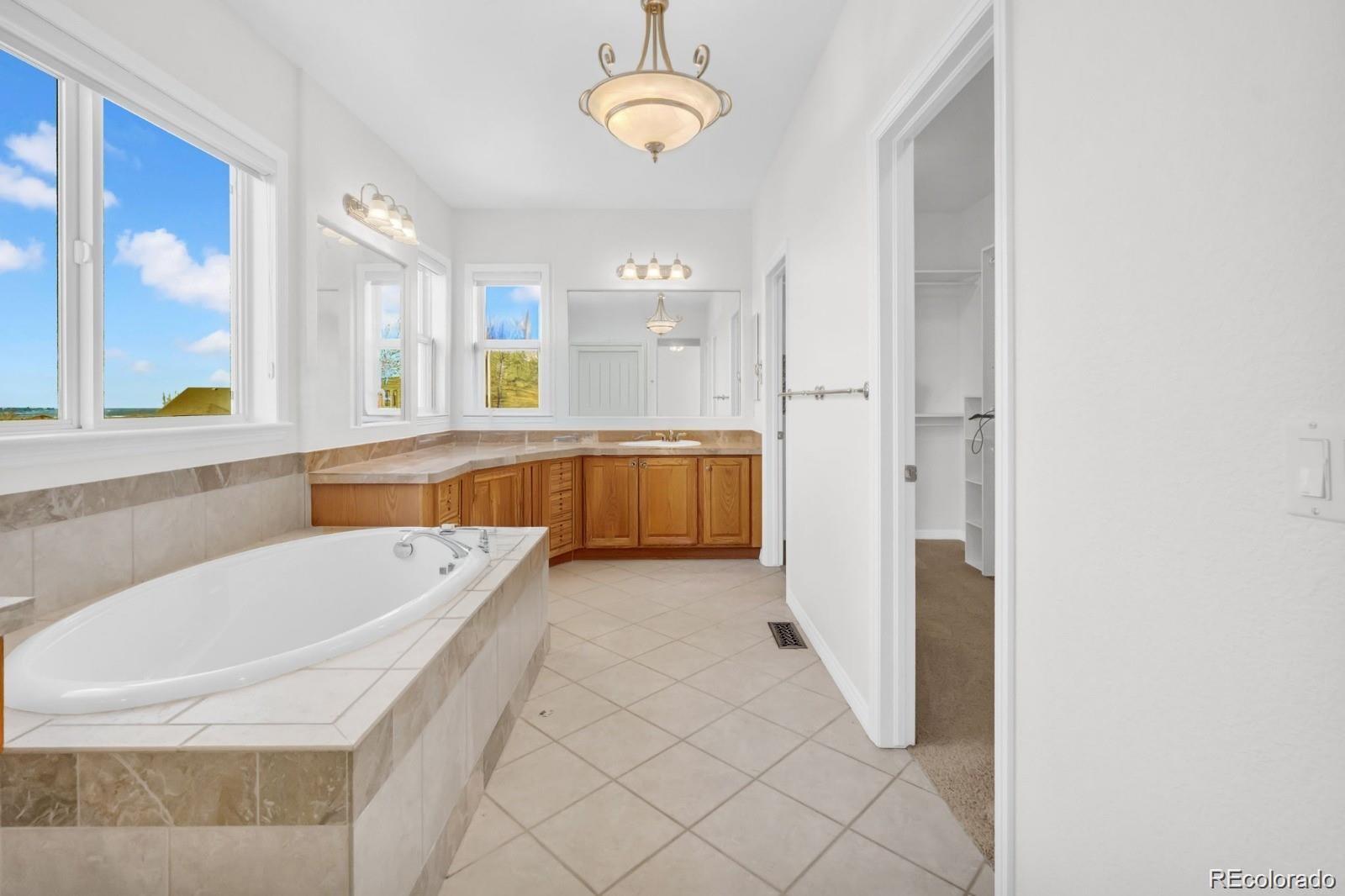 2675 Shadecrest Place Highlands Ranch, CO 80126 - Photo 10 of 32