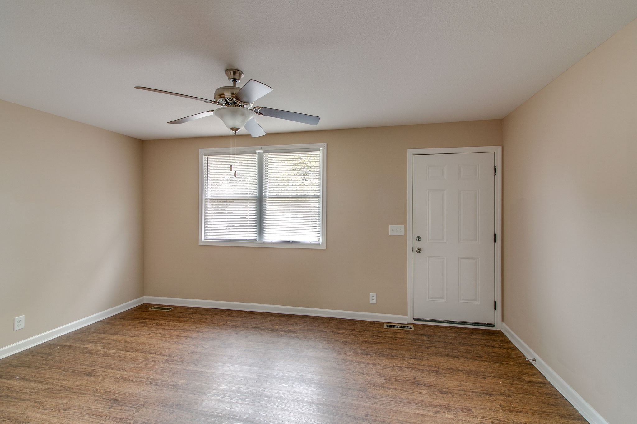 256 Raintree Drive Clarksville, TN 37042 - Photo 7 of 22 Gallery Image 7