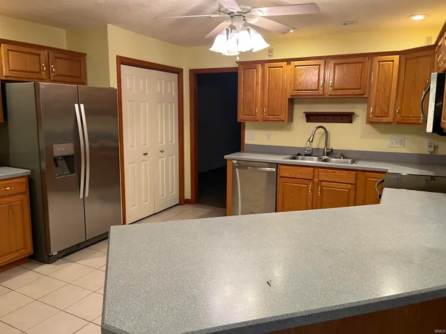 $2,400 | 6655 Oak View Court, Newburgh, IN 47630