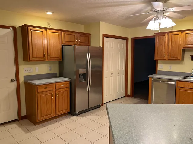 $2,400 | 6655 Oak View Court, Newburgh, IN 47630