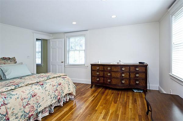 20 Leslie Road Newton, MA 02466 - Photo 18 of 23 Gallery Image 18