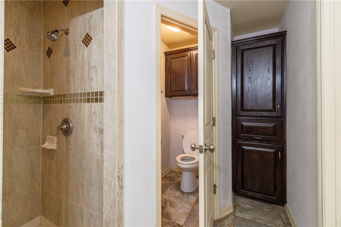 204 County Road 1331 Alice, TX 78332 - Photo 16 of 30 a bathroom with a shower