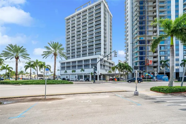 $1,600 | 1720 Harrison Street, Unit 9F, Hollywood, FL 33020