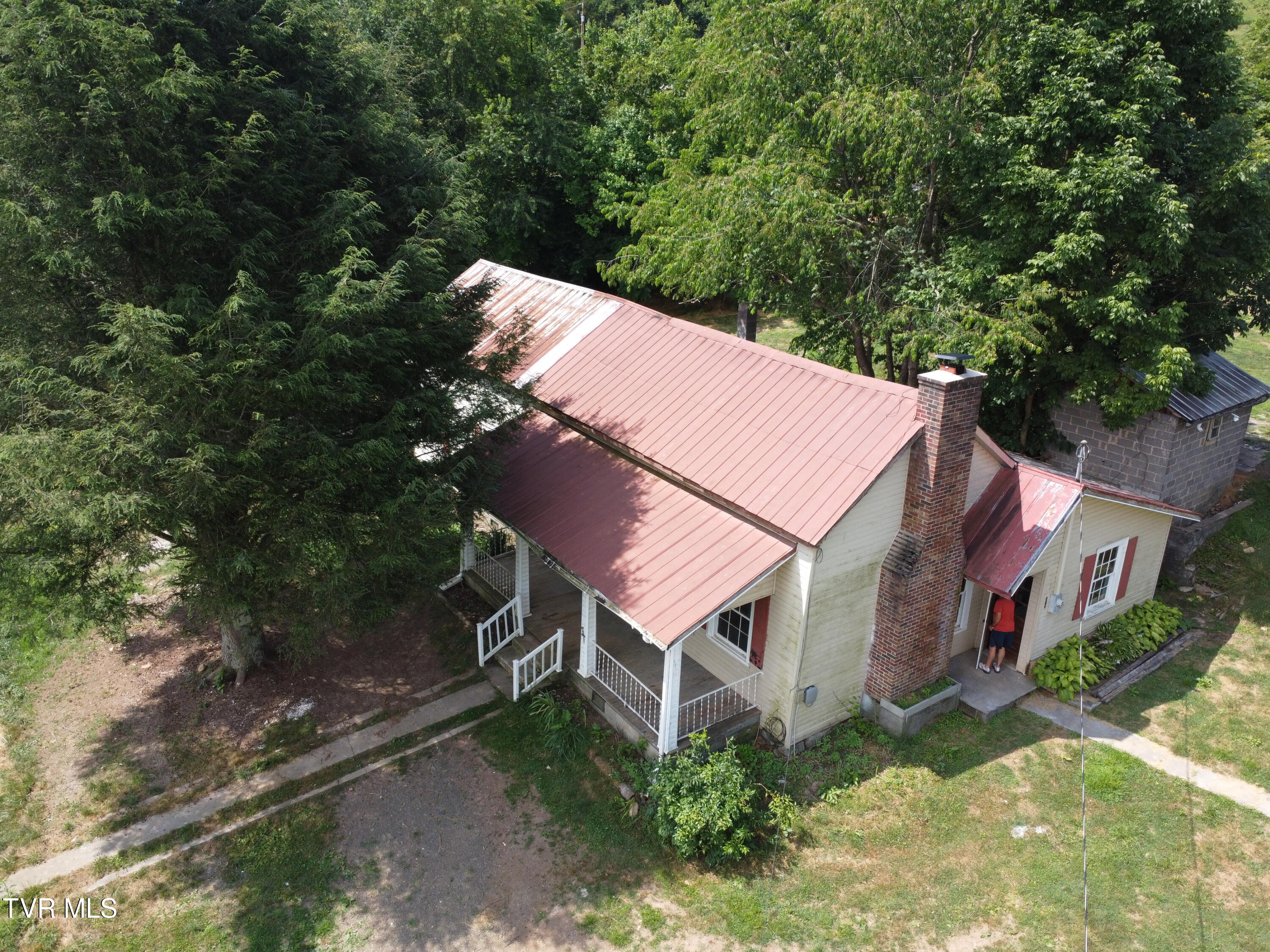 14176 Countiss Road Abingdon, VA 24210 - Photo 2 of 23 DJI_0092
