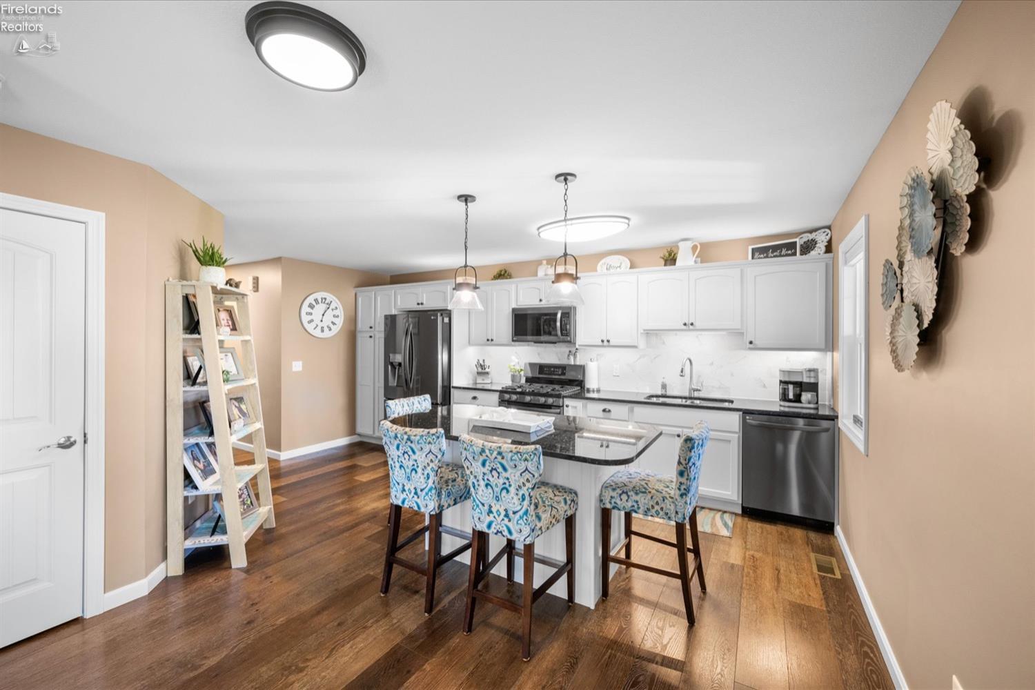 2196 East Sand Road Port Clinton, OH 43452 - Photo 12 of 52 Gallery Image 12
