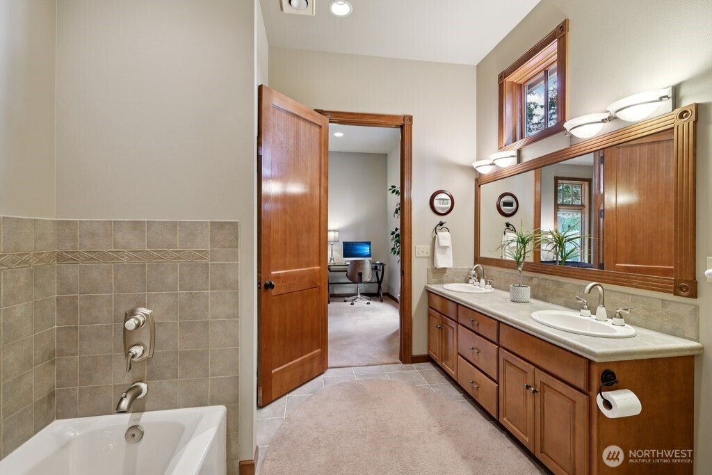 21611 45th Avenue Southeast Bothell, WA 98021 - Photo 23 of 39