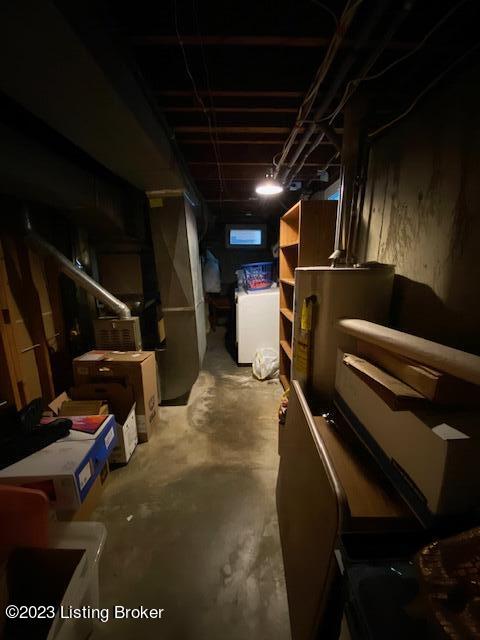 3901 Pembroke Road Louisville, KY 40220 - Photo 26 of 30 Laundry/Storage