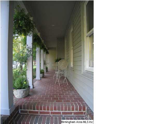 4168 Winston Way Birmingham, AL 35213 - Photo 3 of 24