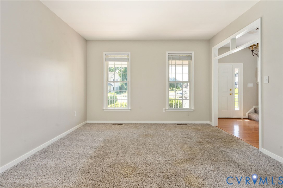 9367 Springmount Terrace Chesterfield, VA 23832 - Photo 7 of 33 Living Room