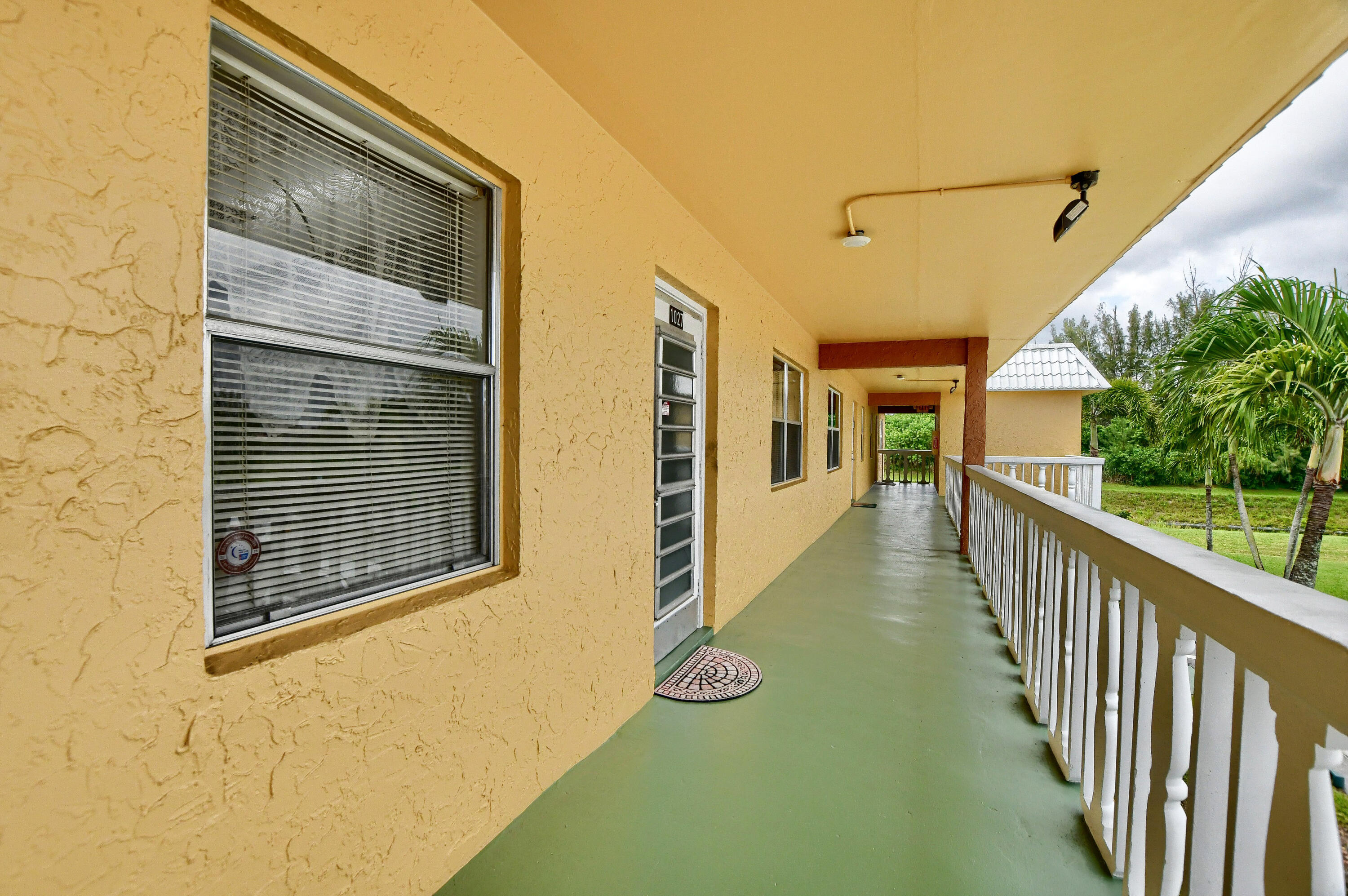 9826 Marina Boulevard, Unit 1027 Boca Raton, FL 33428 - Photo 17 of 25 02_ebf_1800-hdr(5)