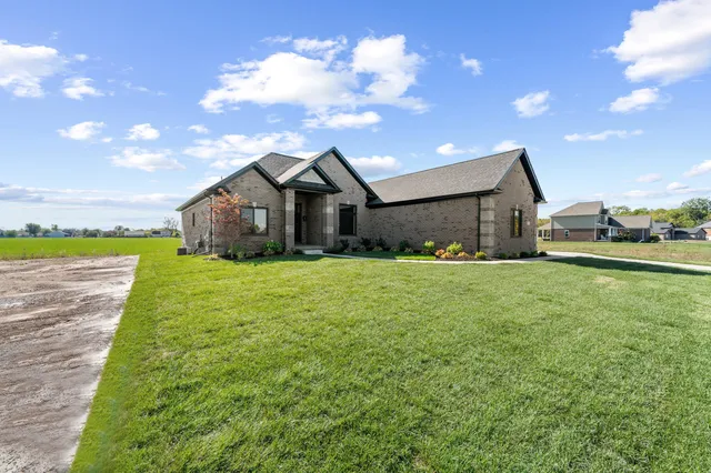 $625,000 | 8127 Hunters Ridge Drive, Newport, MI 48166