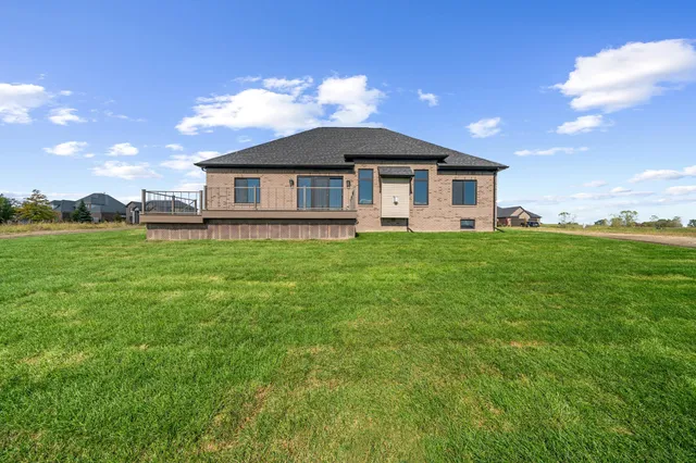 $625,000 | 8127 Hunters Ridge Drive, Newport, MI 48166