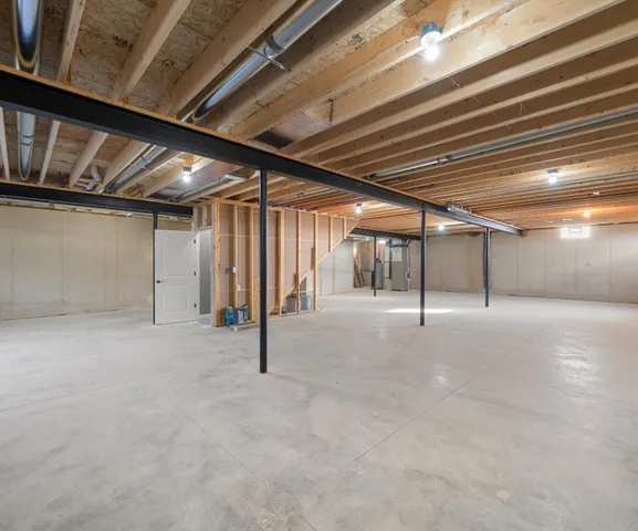 $625,000 | 8127 Hunters Ridge Drive, Newport, MI 48166