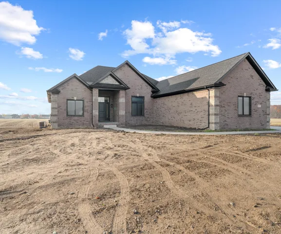 $625,000 | 8127 Hunters Ridge Drive, Newport, MI 48166